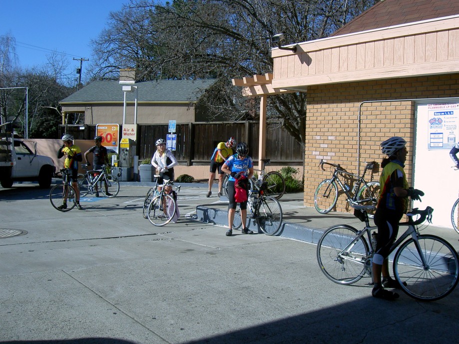 Trip photo #7/31 RR stop at gas station on Grayson Rd.