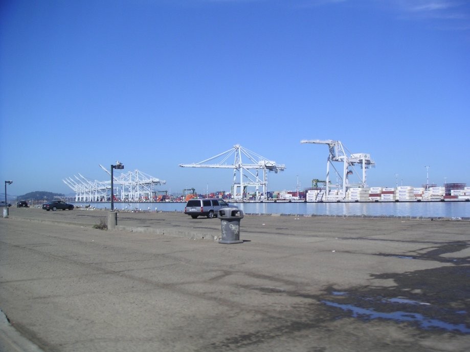 Trip photo #16/31 Oakland port cranes