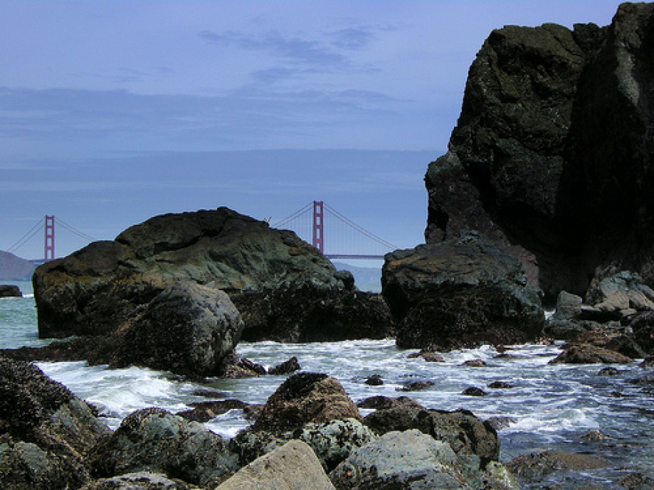 Trip photo #28/44 Golden Gate Bridge behind Rocks