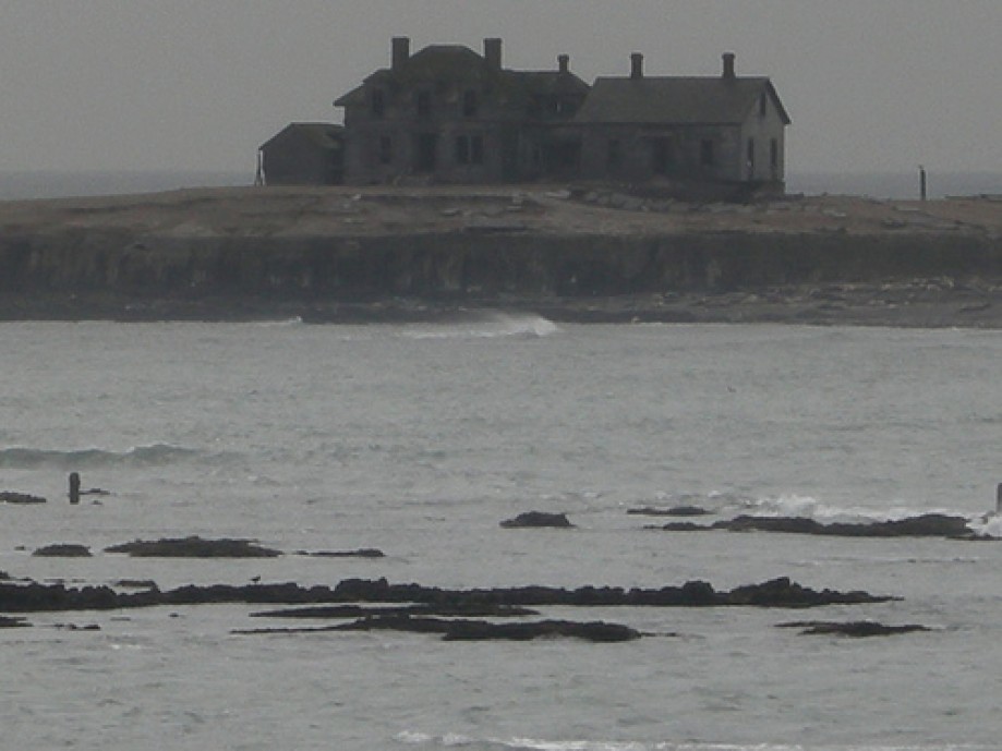 Trip photo #14/25 Abandoned structures on Ano Nuevo Island