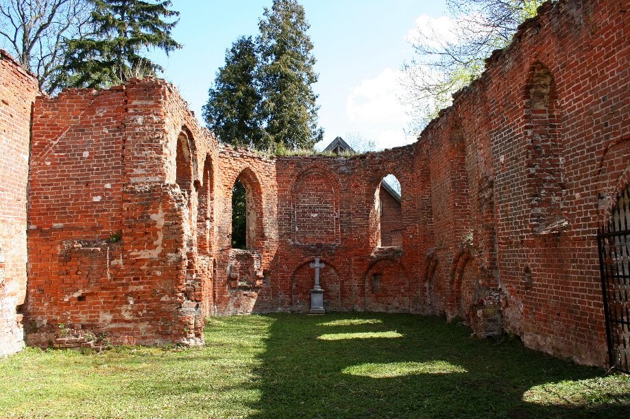 Trip photo #6/19 Ruiny kościoła w Borętach z XIV w, spłonął w 1945