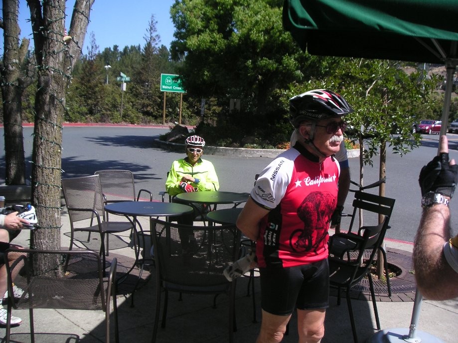 Trip photo #10/11 Refreshments stop at Theater Square in Orinda