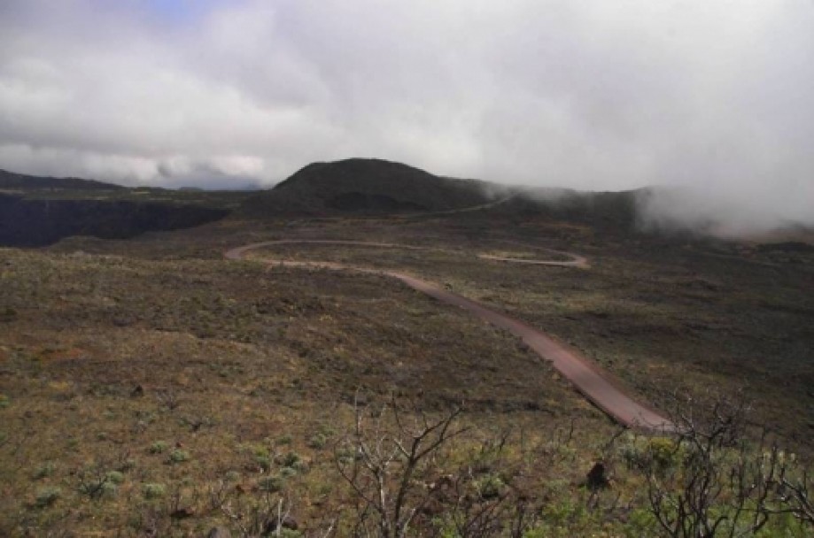 Trip photo #15/17 Route du Volcan - Volcano road