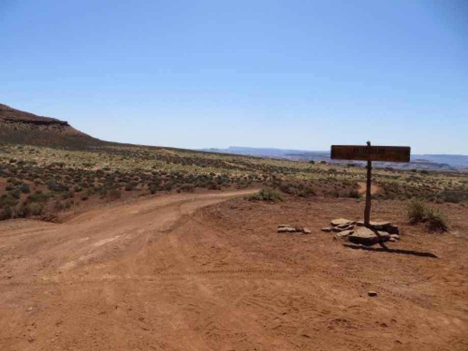 Trip photo #16/39 Spur road to White Crack Campsite