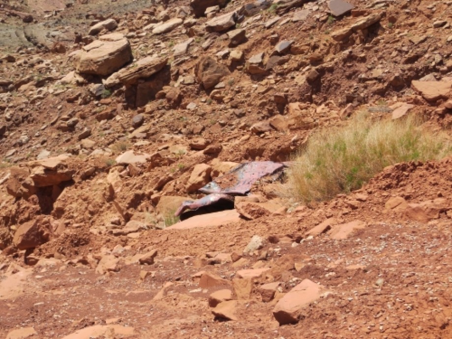 Trip photo #38/39 Car wreckage on switchbacks above Mineral Bottom