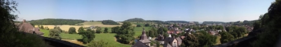 Trip photo #7/7 Uitzicht van kasteel Neercanne
