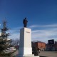 Памятник В.И. Ленину был открыт 21 июня 1958 года, в дни празднования 400-летия присоединения удмуртского народа к России.