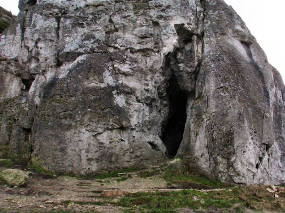 Trip photo #10/12 Płytka jaskinia w skale