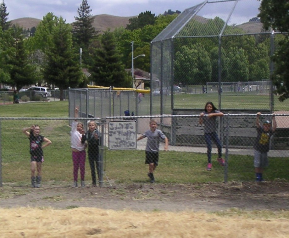 Trip photo #22/34 Kids at Greenbrook Elementary watch us go by