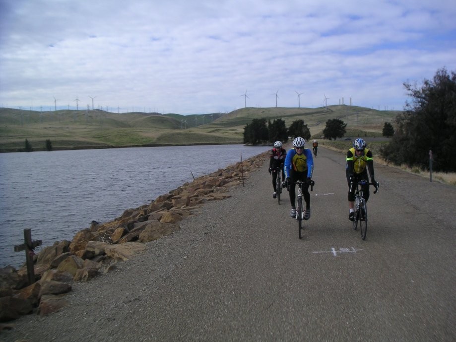 Trip photo #10/15 Bike path along the reservoir and aqueduct