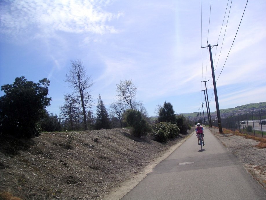 Trip photo #22/26 Bike path along Isabel