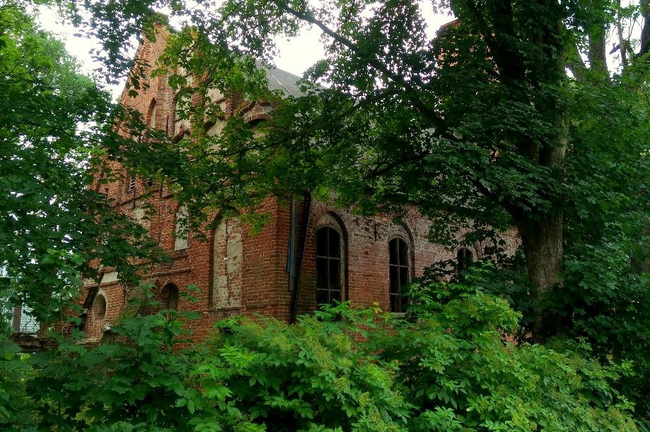 Trip photo #3/32 Nieczynny kościół w Gnojewie