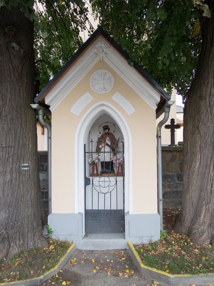Trip photo #36/69 kaplička se sochou sv.J.Nepomuckého ve Štáblovicích