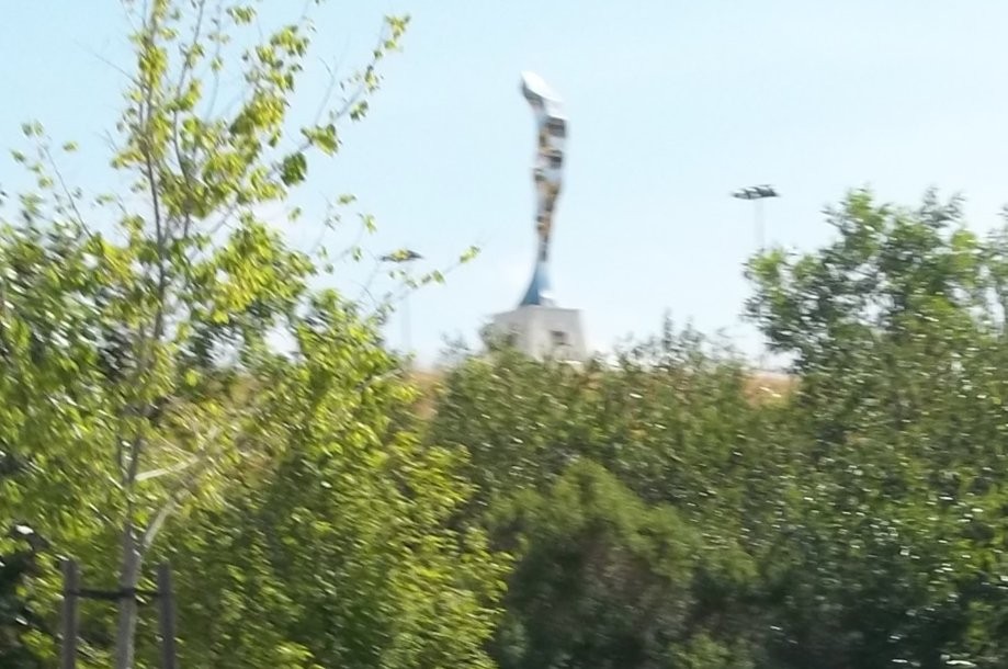 Trip photo #3/8 Elatus statue in Fallon Sports Park (sorry about the blurriness)